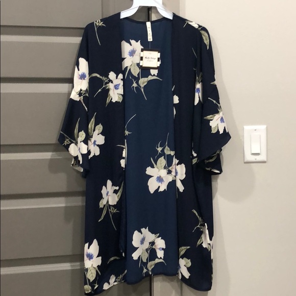 RESTOCKED NWT Navy Blue Floral Kimono Cardigan - Picture 5 of 8
